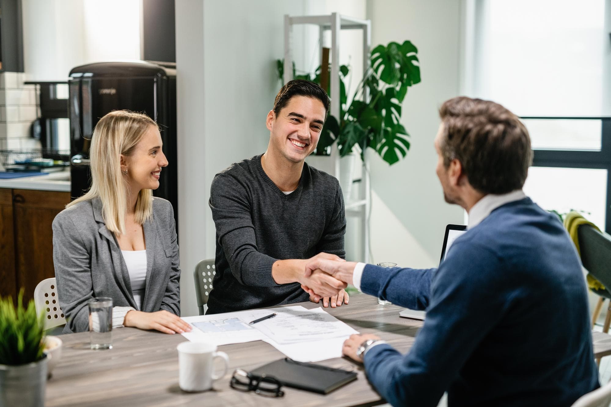 How Fees Differ Between Online and High-Street Letting Agents