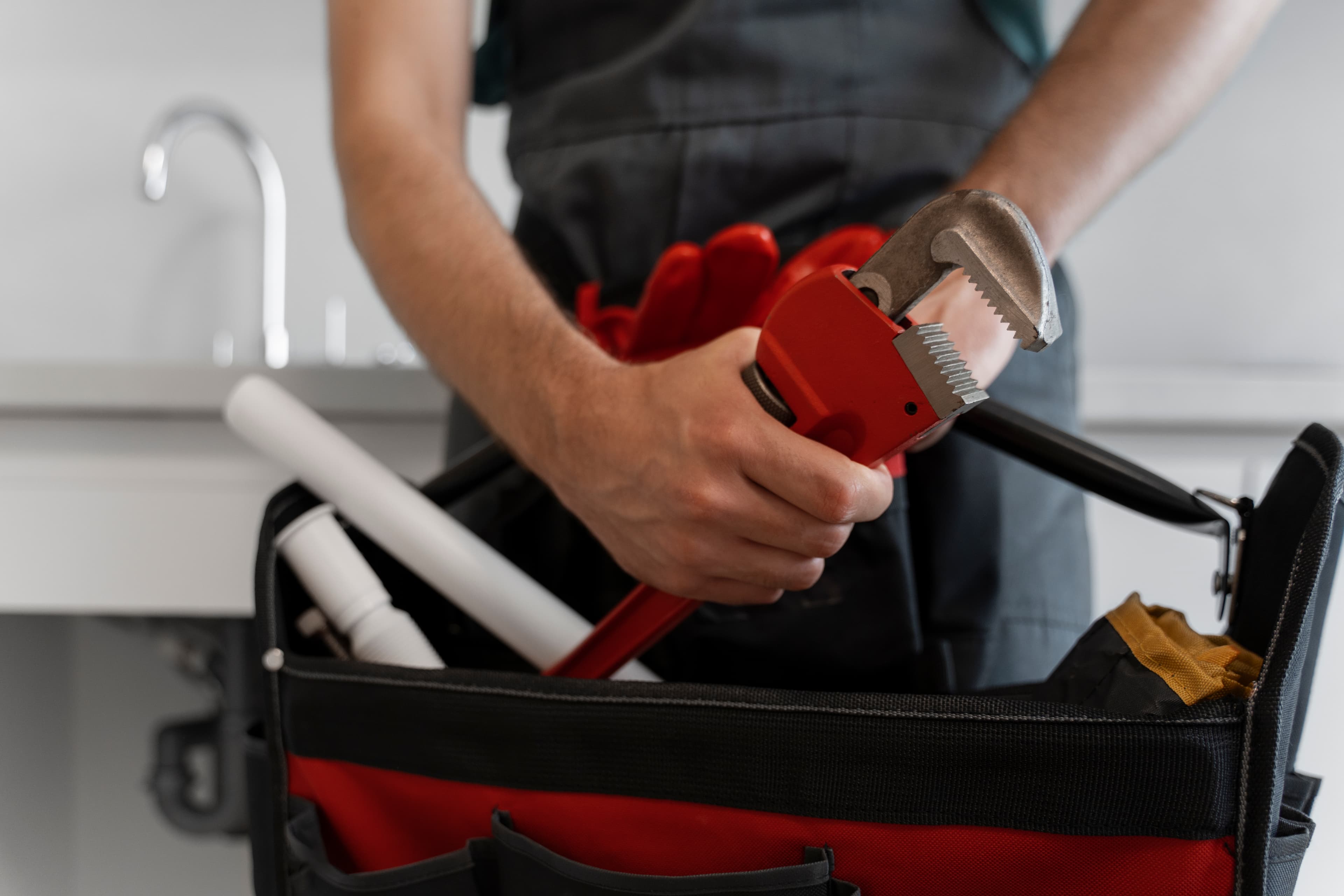 How Letting Agents Handle Property Maintenance for Landlords